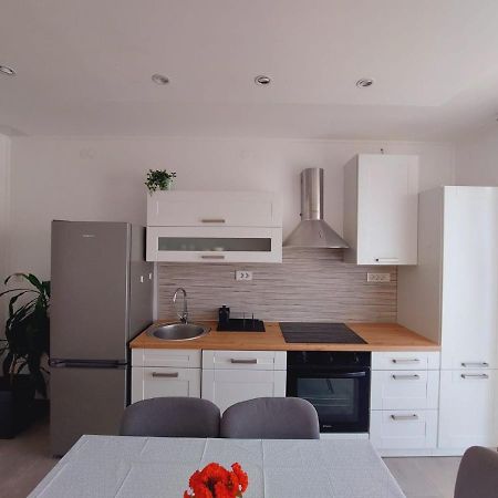 Apartments Mario Primošten Eksteriør billede