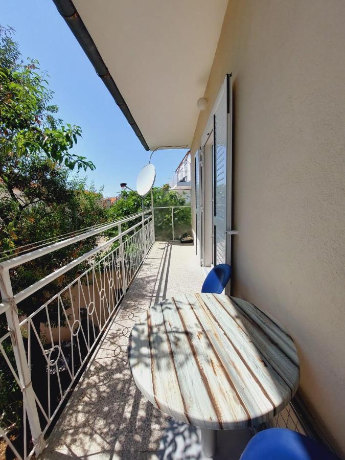 Apartments Mario Primošten Eksteriør billede